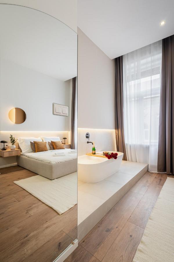 You Boutique Suites, Best Location By Bqa Budapest Luaran gambar